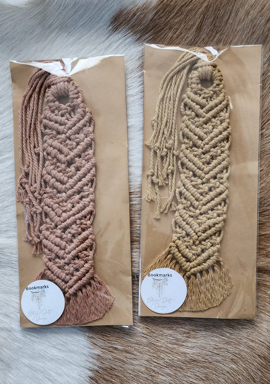 Bookmarks macramé